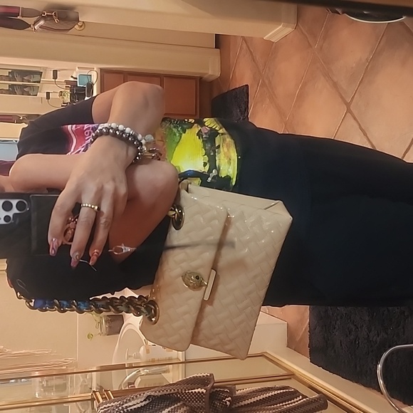 - KURT GEIGER LONDON KENSINGTON LEATHER SHOULDER BAG - Picture 9 of 11